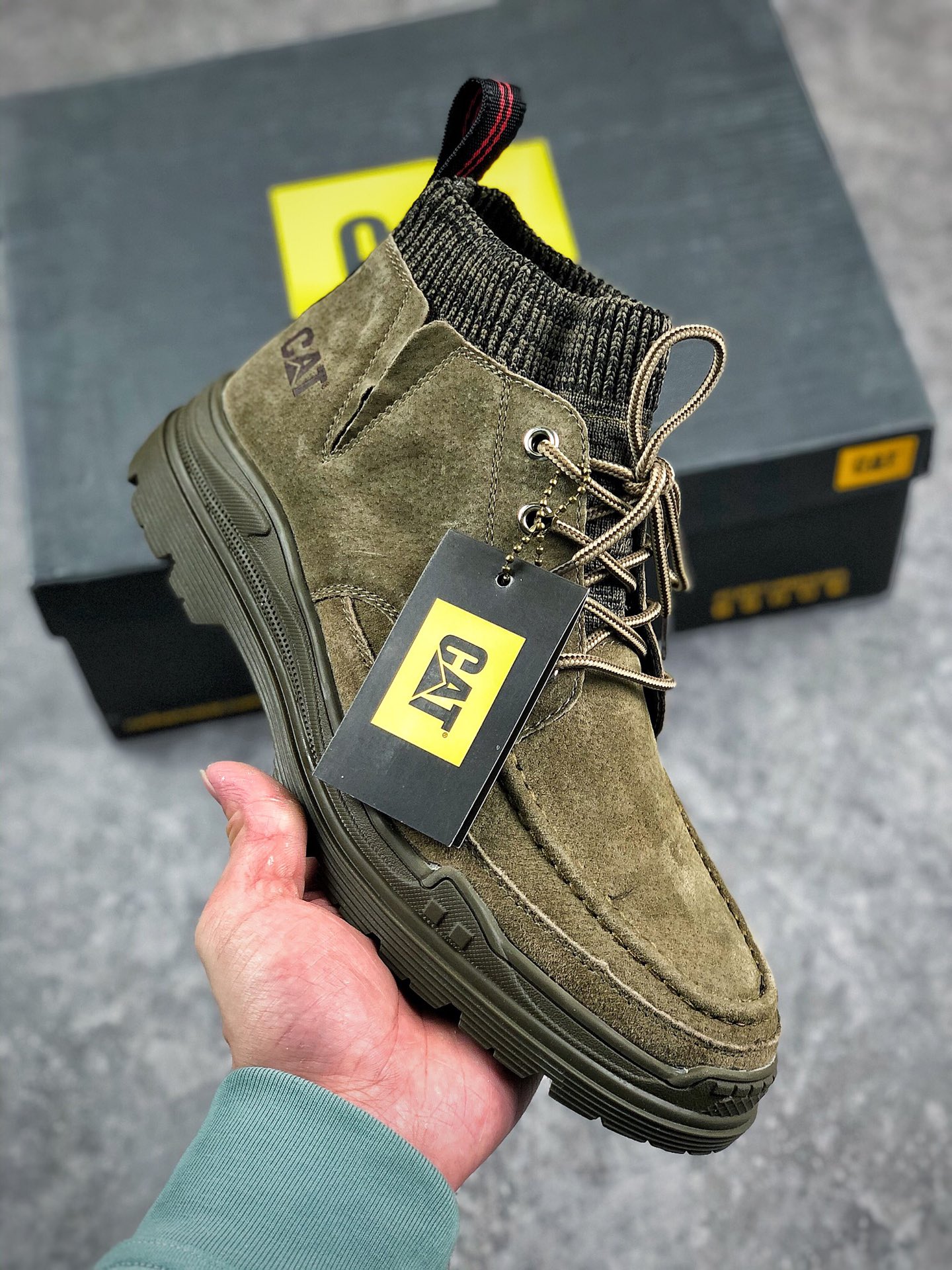 本地自取 核心放店
CAT FOOTWEAR/ CAT 卡特P722056工装休闲复古潮鞋系列
全球首发专治各种不帅秋冬季节非常合适穿搭 鞋身轻便 舒适性相当不错 #原厂代工 正单规格生产 头层小牛皮 橡胶大底 出口外贸订单 鞋子细节几乎和正品一模一样 上身随意搭配 百看不厌
Size 38 39 40 41 42 43 44