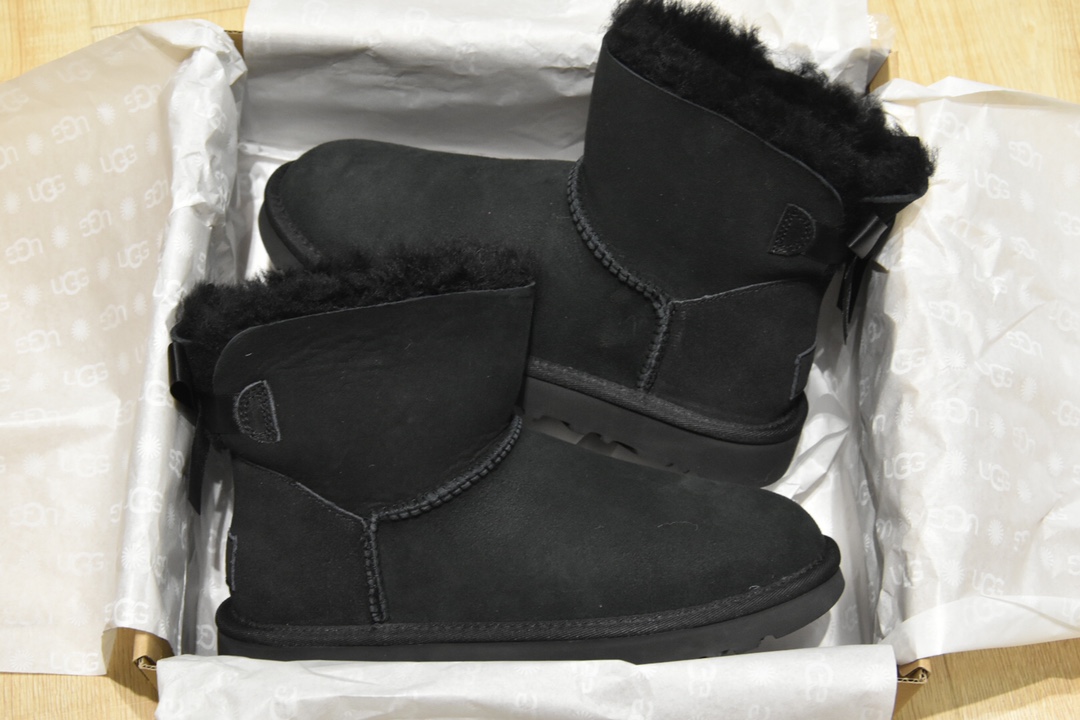 H5 最新公司级改版6501 Mini Bailey Bow II 迷你贝莉蝴蝶结2.017毫米皮毛一体羊皮，表面预先做过防泼水防污涂层处理TREADLITE BY UGG™ 轻翼科技外底-优质的防滑，缓冲，耐磨性，和良好的弹性