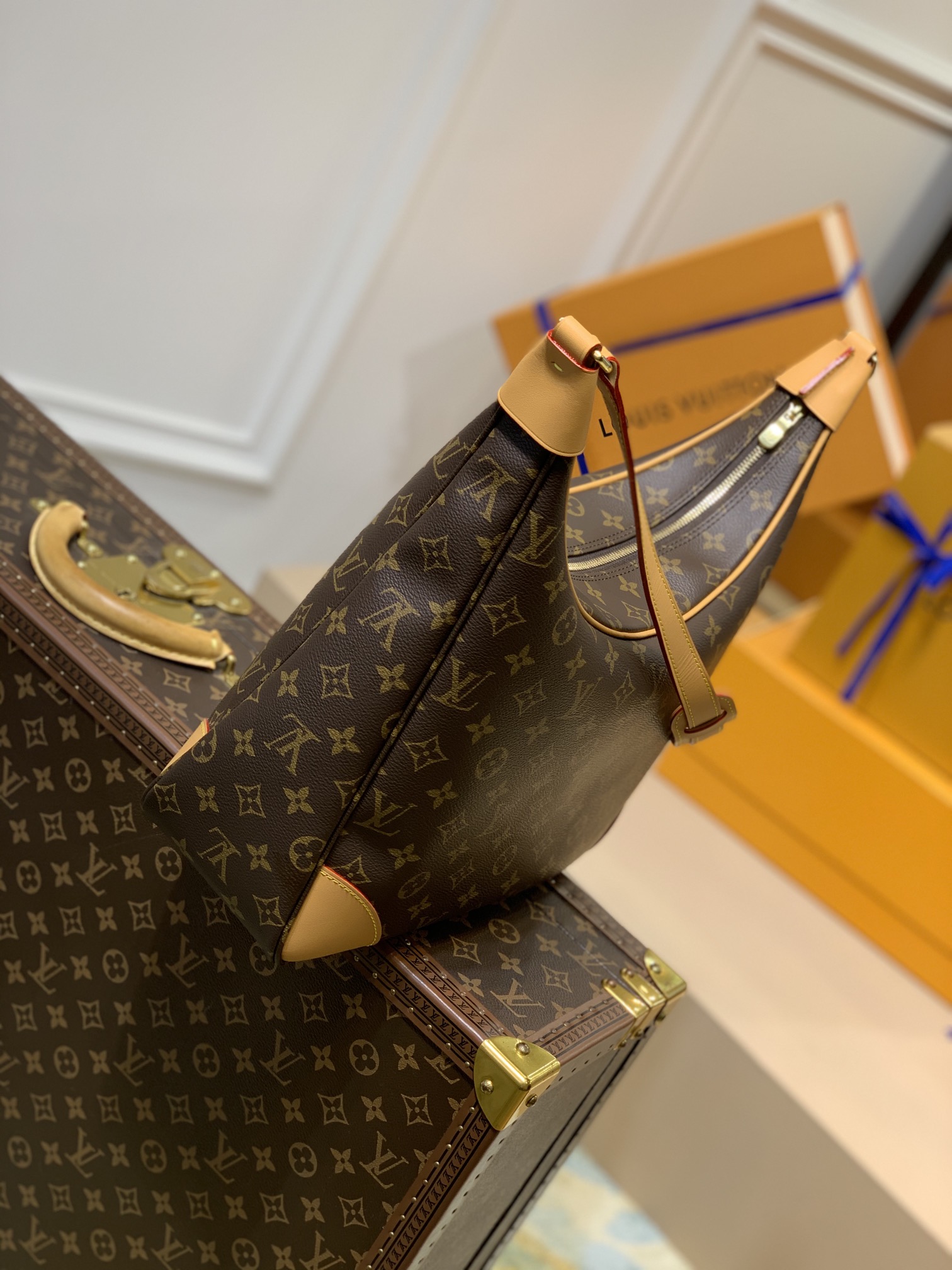 Louis Vuitton LV 中古大号牛角包 M51260