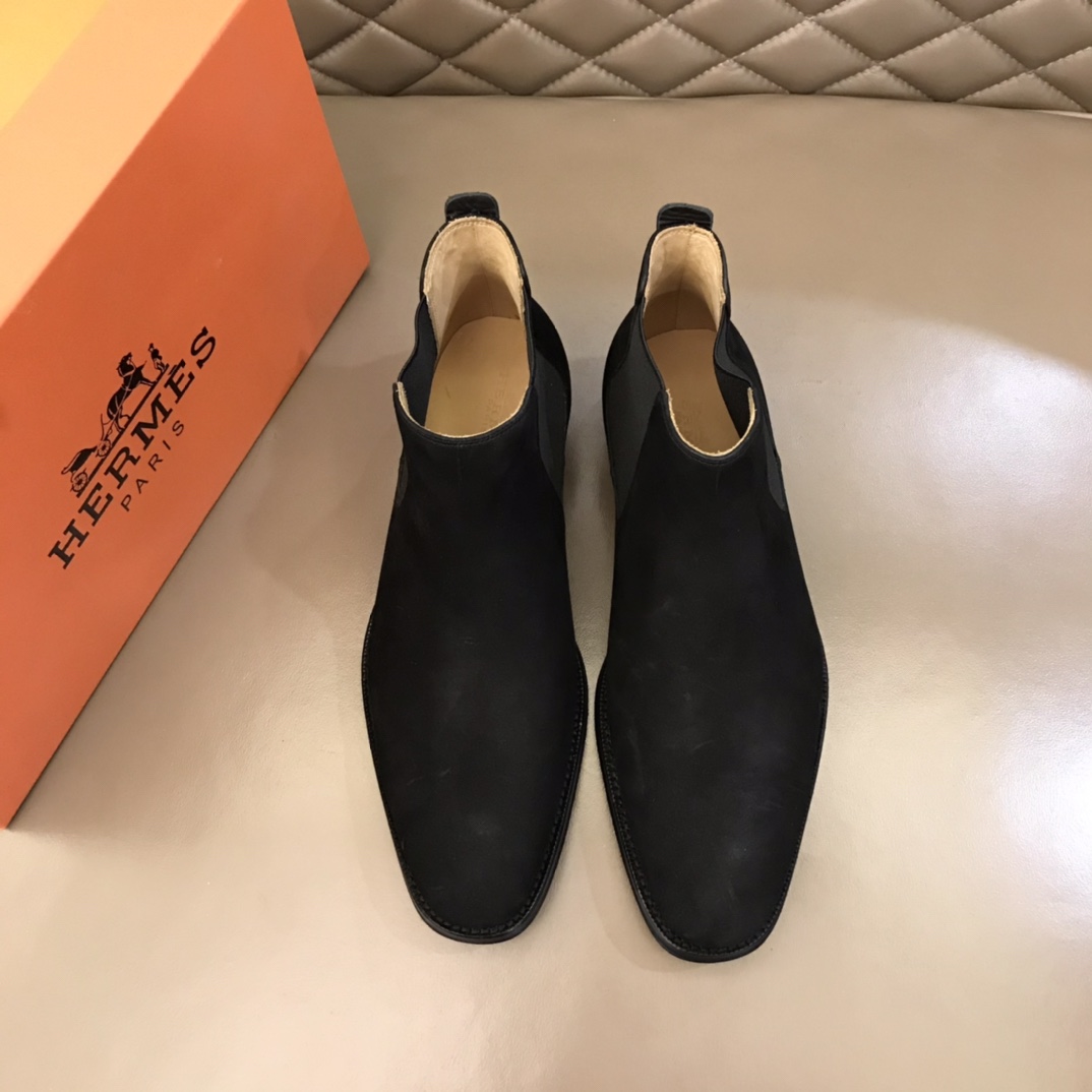 NO:690052,H Luxury men's short boots, purely handmade, both inside and outside are made of imported first-layer cowhide, high-end exquisite craftsmanship, double-layer genuine leather outsole imported from Italy, showing the taste of a noble gentleman. The leather is glossier and softer as it wears. Carefully adjusted to the best last shape, 100% comfortable!  Size 38-44 (45 can be customized), boots, cowhide, Leather soles19860909H 奢品男士短靴,纯手工制作,内外均为进口头层牛皮,高端精品精湛工艺,意大利进口双层真皮大底,穿出高贵绅士品味 皮质越穿越有光泽度,越柔软 经精心调试最佳楦型,舒适度百分百！ Size 38-44（45可订做）,,boots,cowhide,Leather soles,Men's shoes