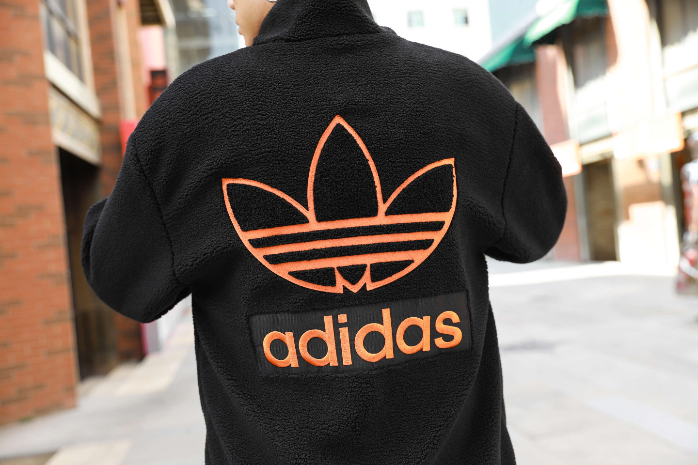 230 adidas阿迪达斯三叶草海外版两面穿经典棉服