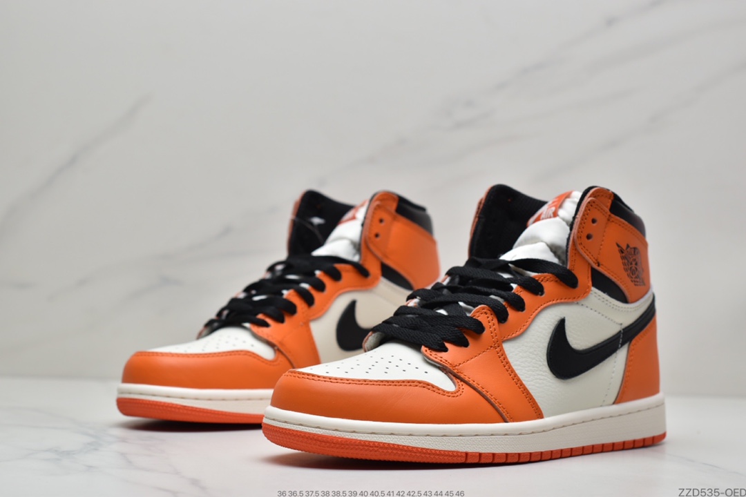 250 NIKE Air Jordan 1 Retro High FJAJ1 乔1 黑白熊猫555088-113