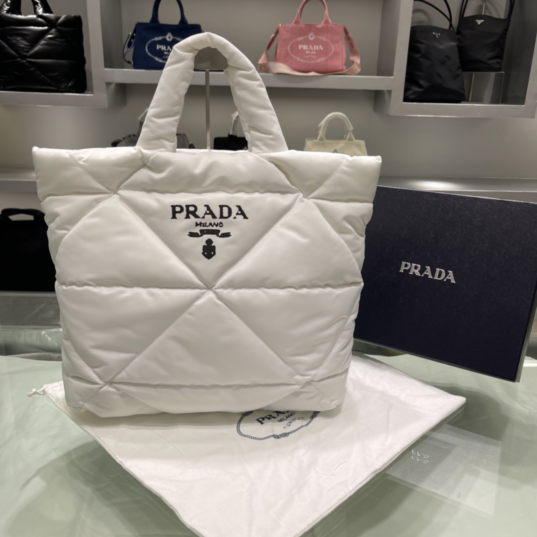Prada 秋冬新款托特包
