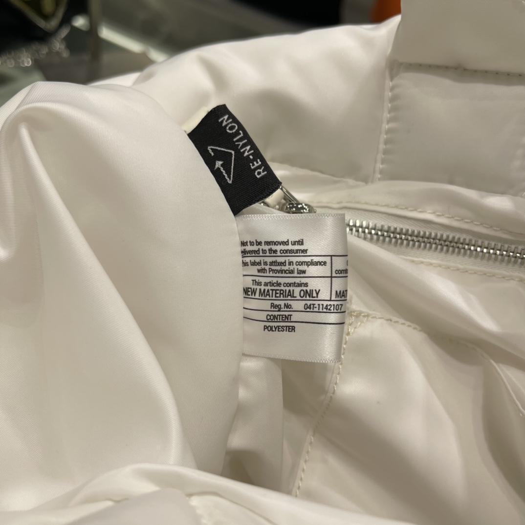 Prada 秋冬新款托特包