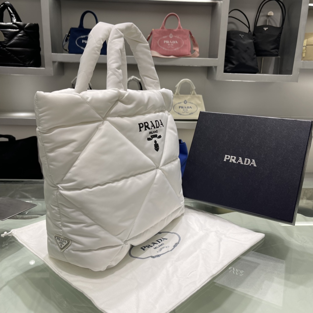 Prada 秋冬新款托特包