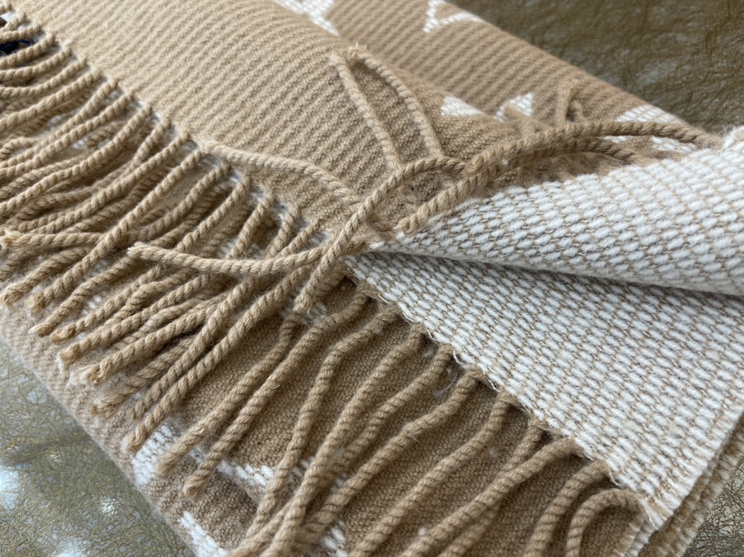 LV路易威登羊毛羊驼毛混纺Daily 围巾M76701