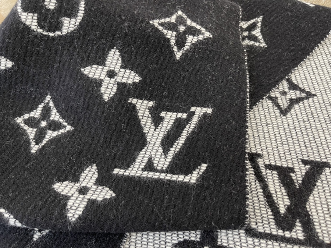 LV路易威登羊毛羊驼毛混纺Daily 围巾M76701