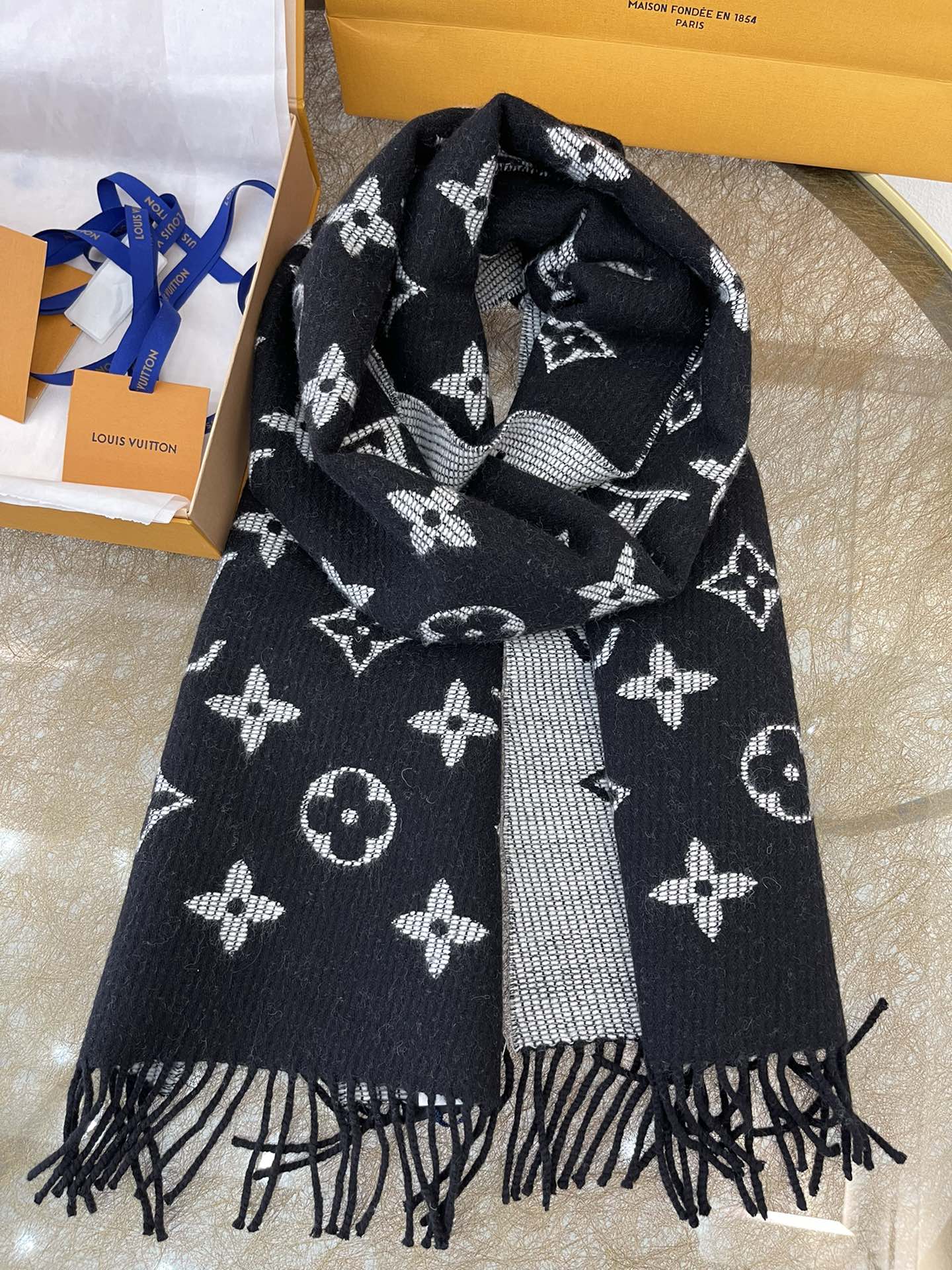 LV路易威登羊毛羊驼毛混纺Daily 围巾M76701