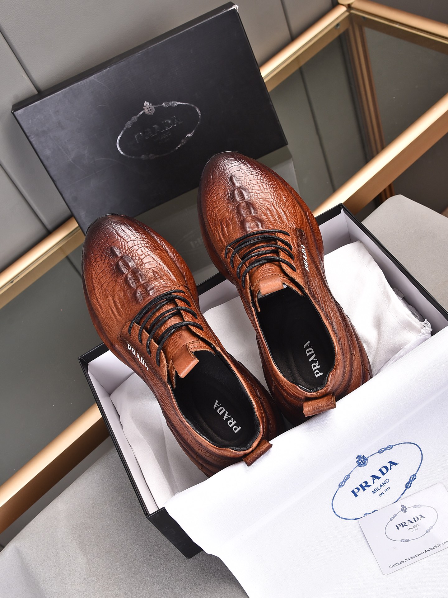 PP300 explosiva [PRADA Prada] Milán, Italia - top zapatos casuales de los hombres! 2021 invierno nue