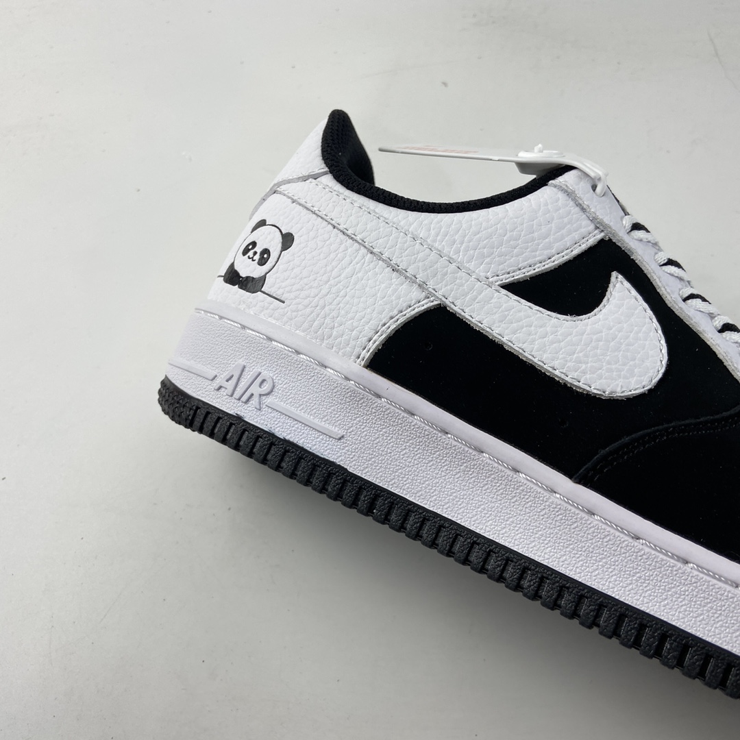 P240  NIKE Air Force 1’07 Low 黑白熊猫板鞋 554826-116