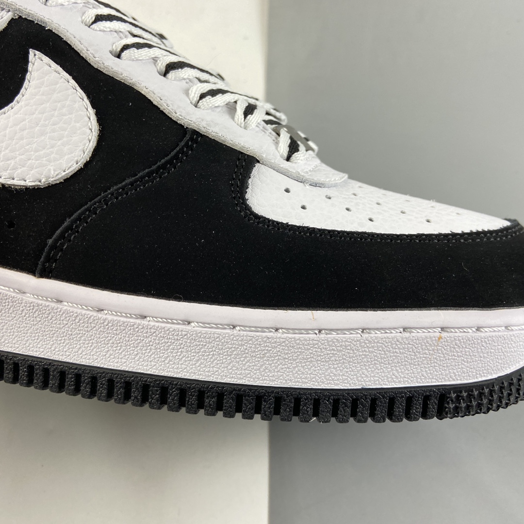 P240  NIKE Air Force 1’07 Low 黑白熊猫板鞋 554826-116