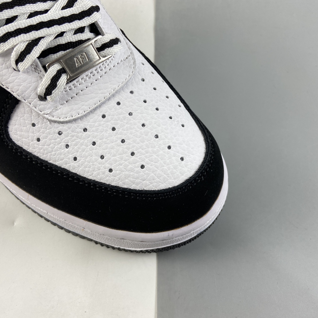 P240  NIKE Air Force 1’07 Low 黑白熊猫板鞋 554826-116