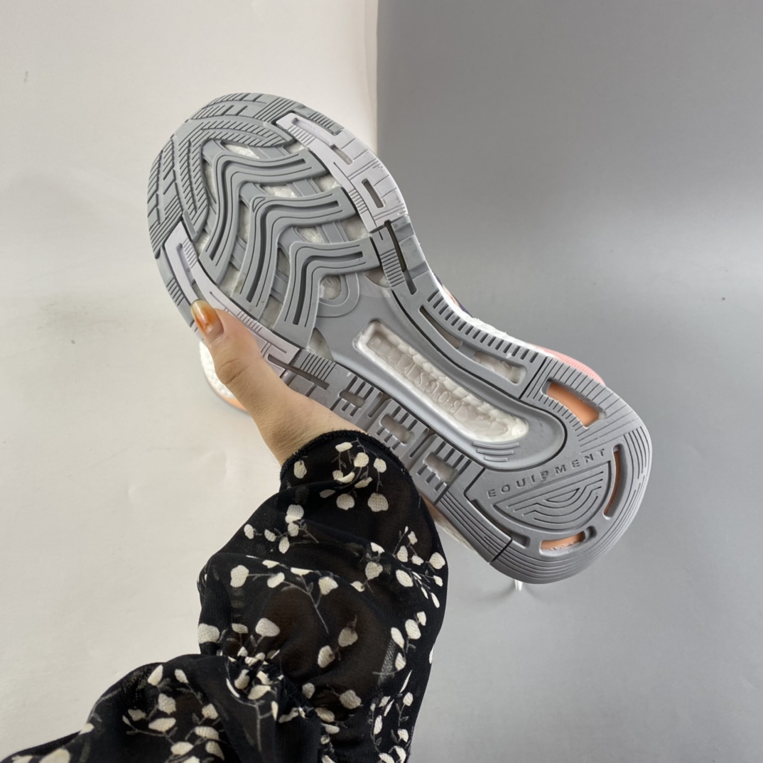 P200  Adidas  EQUIPMENT+ 阿迪2022年新款缓震透气爆米花休闲跑鞋 H02753