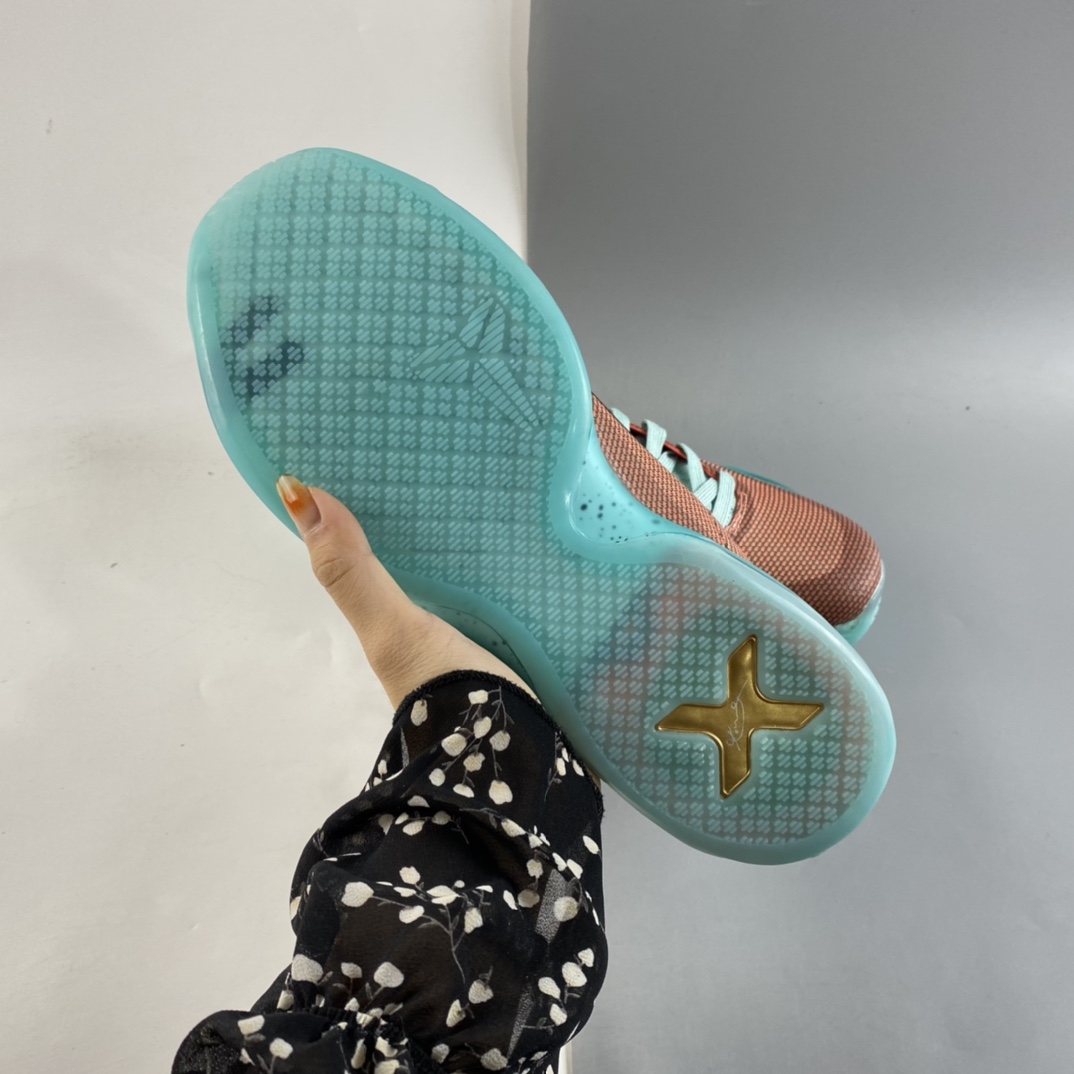P260  NIKE Kobe 10 SiⅠk Road 科比10代男子耐磨防滑篮球鞋运动鞋705317-808