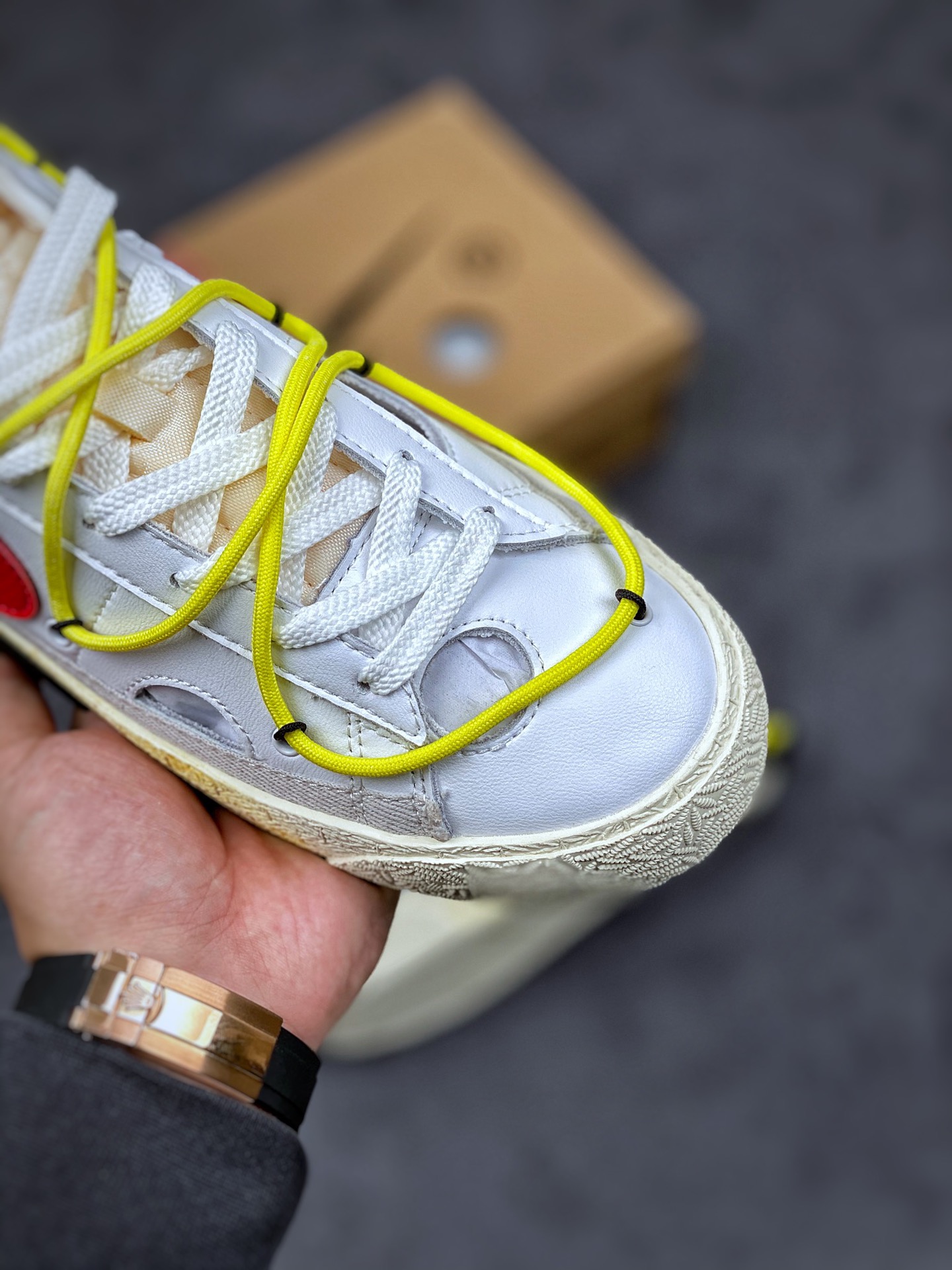 250  开拓者 OW联名 白红黄绑带Off-White x Nike Blazer Low  白色皮革DH7863-100