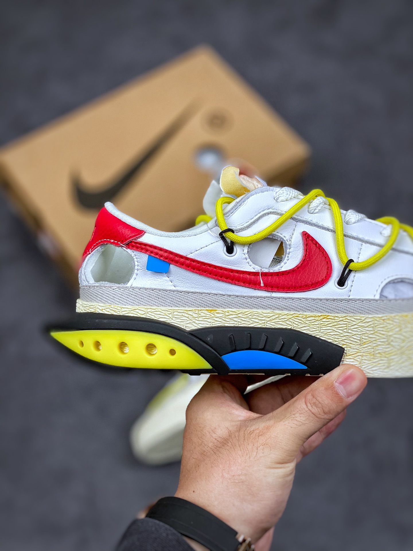 250  开拓者 OW联名 白红黄绑带Off-White x Nike Blazer Low  白色皮革DH7863-100