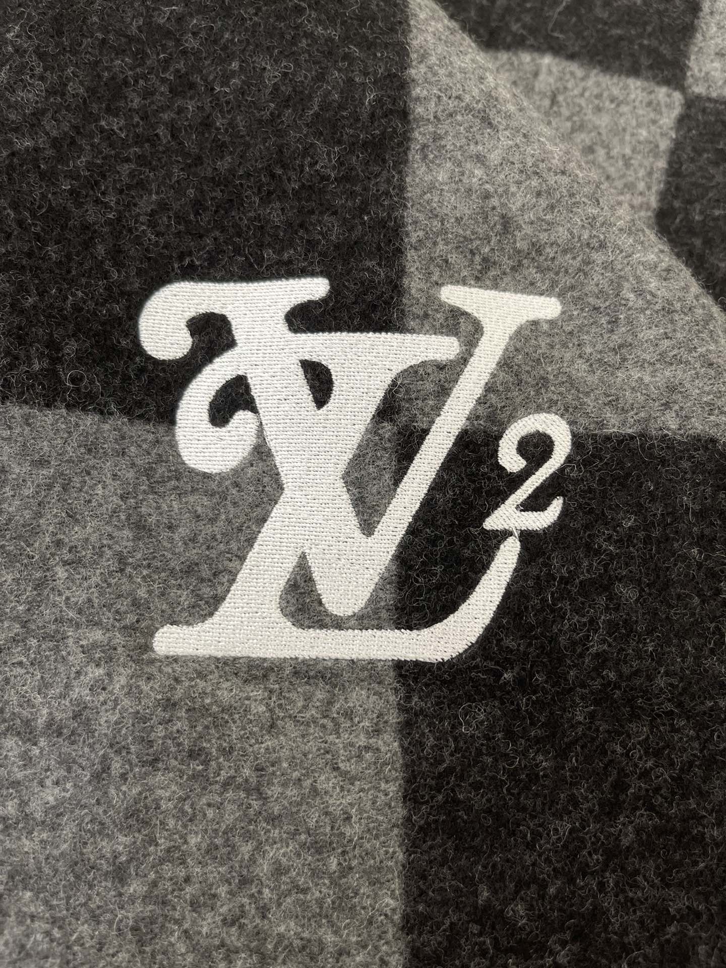 LV路易威登NIGO 联名款鸭子刺绣围巾MP2701
