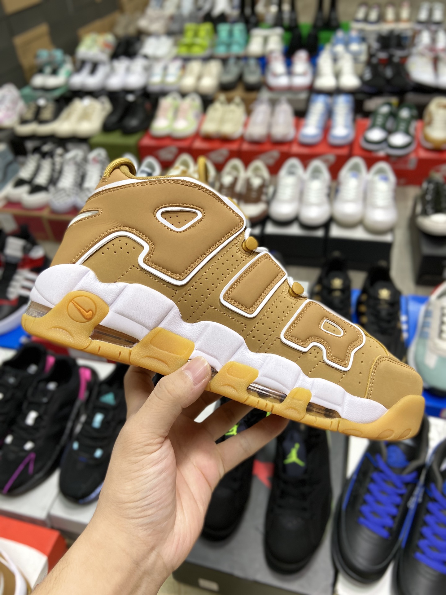 260 Nike Air More Uptempo皮蓬经典高街百搭篮球鞋系列 斯科特·皮蓬系列DQ4713-700