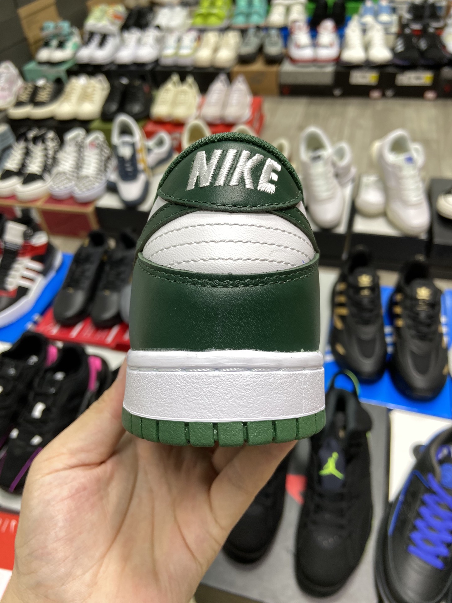 280 耐克Nike SB Low “University Blue” 密歇根白绿 DD1391-101