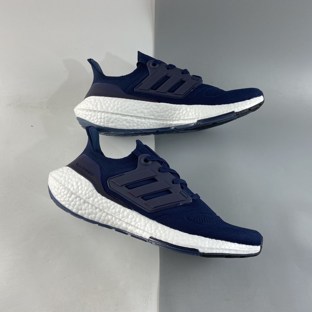 P240  Adidas  Ultra Boost 22 Consortium 阿迪达斯新款8.0厚底爆米花跑鞋  GX5461 全掌Boost将缓震和能量回馈再一次进行了升级，提供更好的舒适穿着体验，UB8.0 360oPrimeknit编织工艺，S型Heel Counter提供更加精准锁定后跟，带来出众的后跟包裹，LEP创新大底延续马牌橡胶大底，同时新加入LEP结构，为每一步提供更多动力及更好回弹。 尺码：39 40 40.5 41 42 42.5 43 44 44.5 45 46 47 48