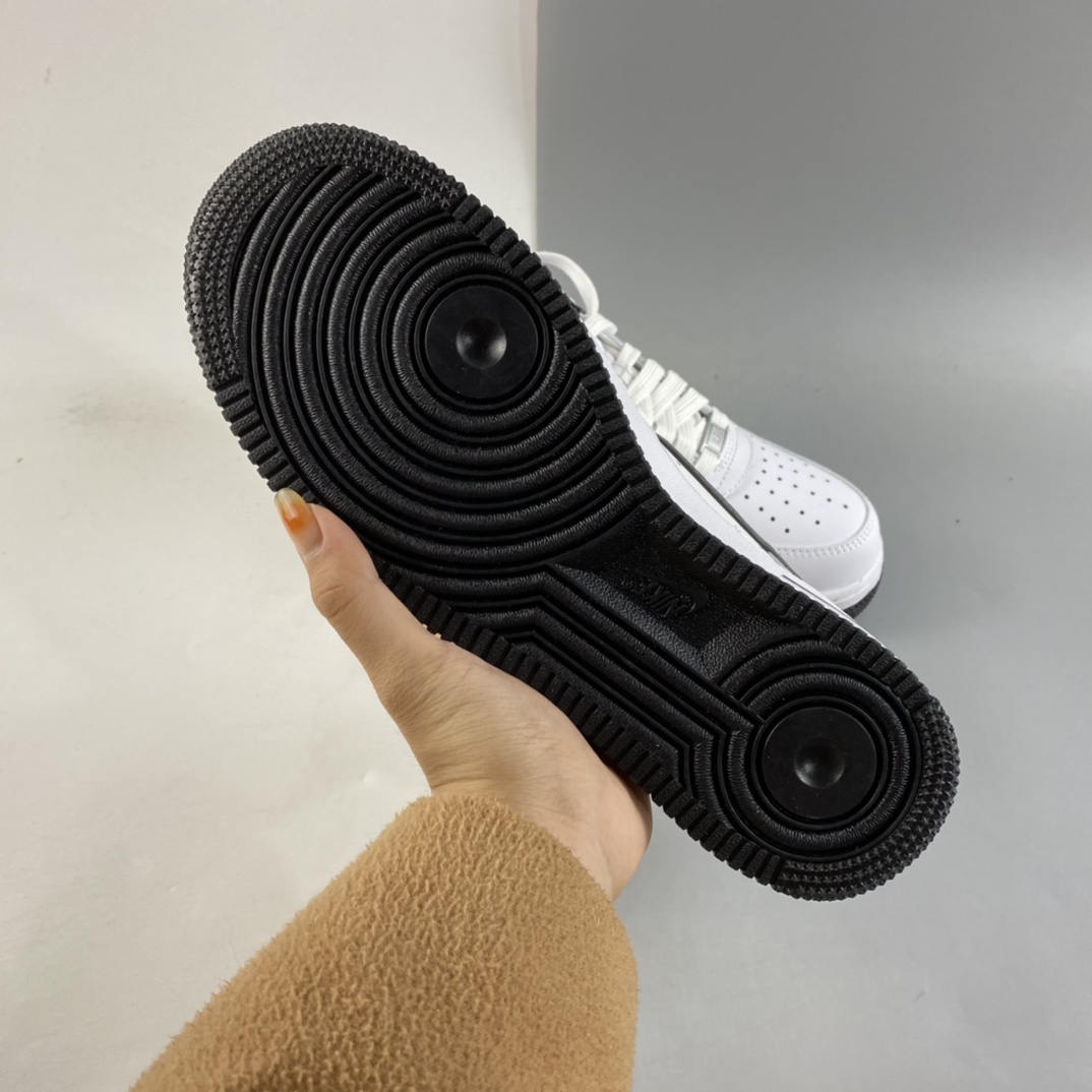 P200  NIKE Air Force 1 Low 空军一号低帮百搭休闲运动板鞋 DC8873-101