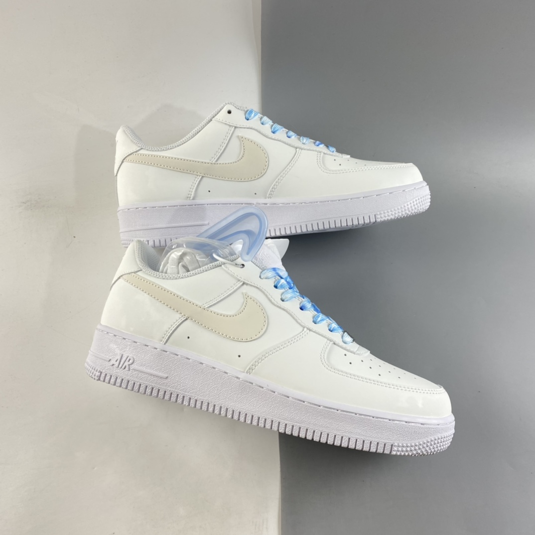 P240  NIKE Air Force 1’07  “晴天蓝” ”fine day” 紫外线热感应 室内香润奶白鞋 DA8301-111