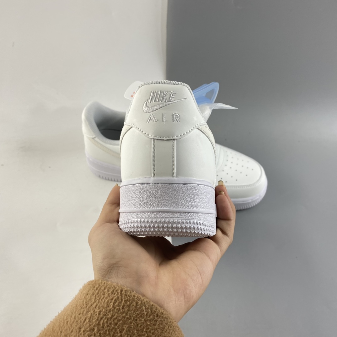 P240  NIKE Air Force 1’07  “晴天蓝” ”fine day” 紫外线热感应 室内香润奶白鞋 DA8301-111
