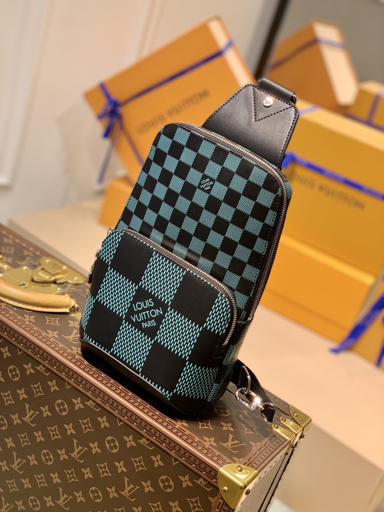 Louis Vuitton LV Avenue slingbag new Green ref.649884 - Joli Closet