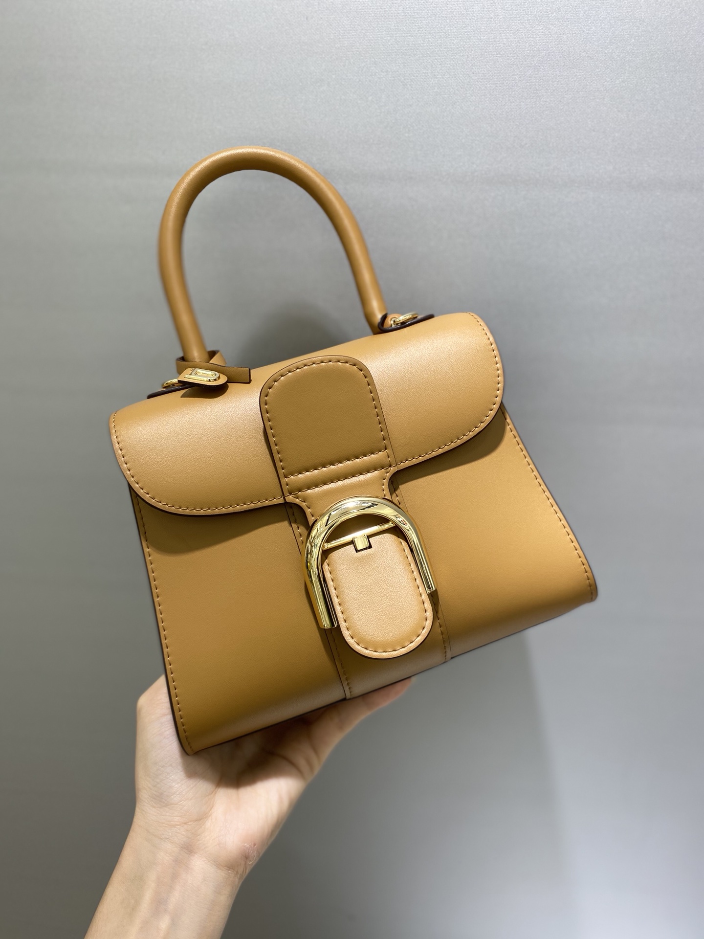 [Delvaux Women