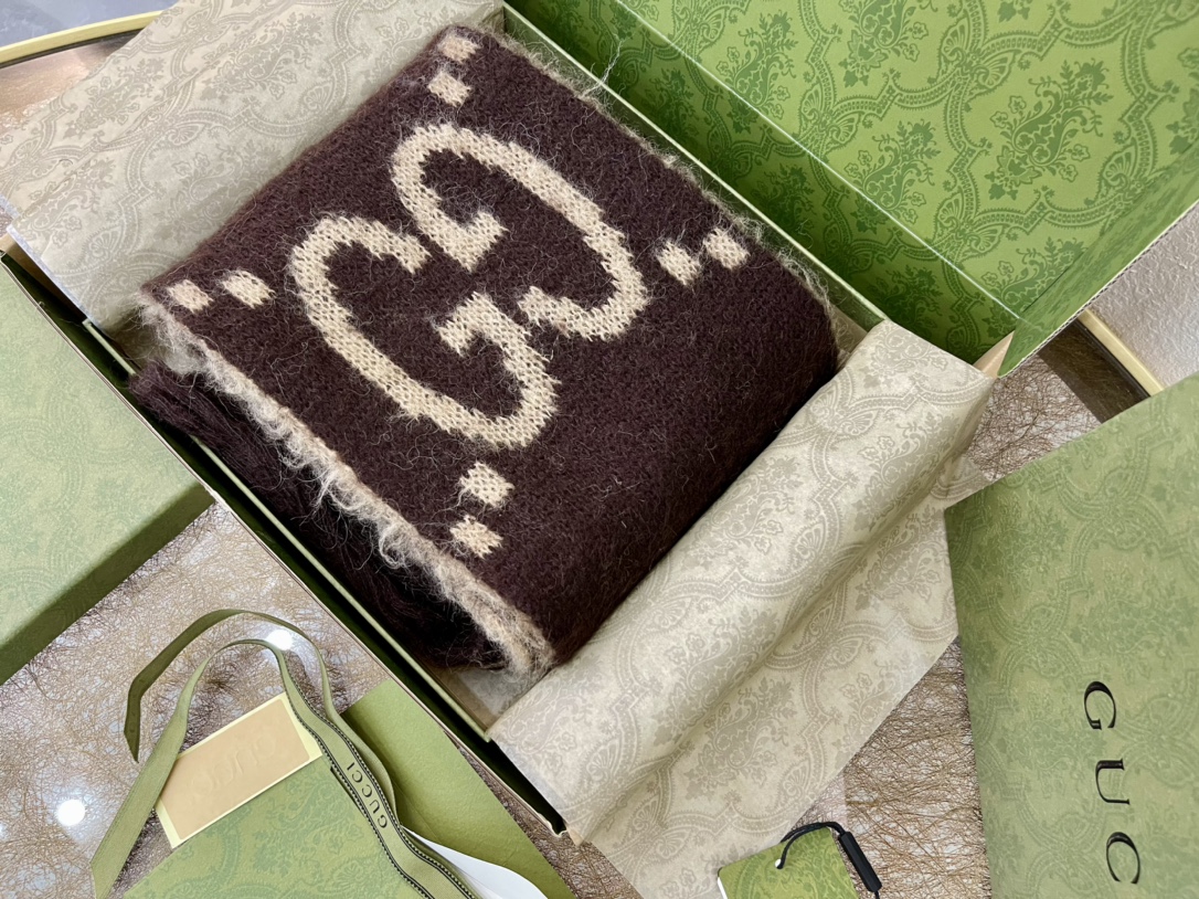 （套装）GUCCI古驰马海毛羊毛长巾638680