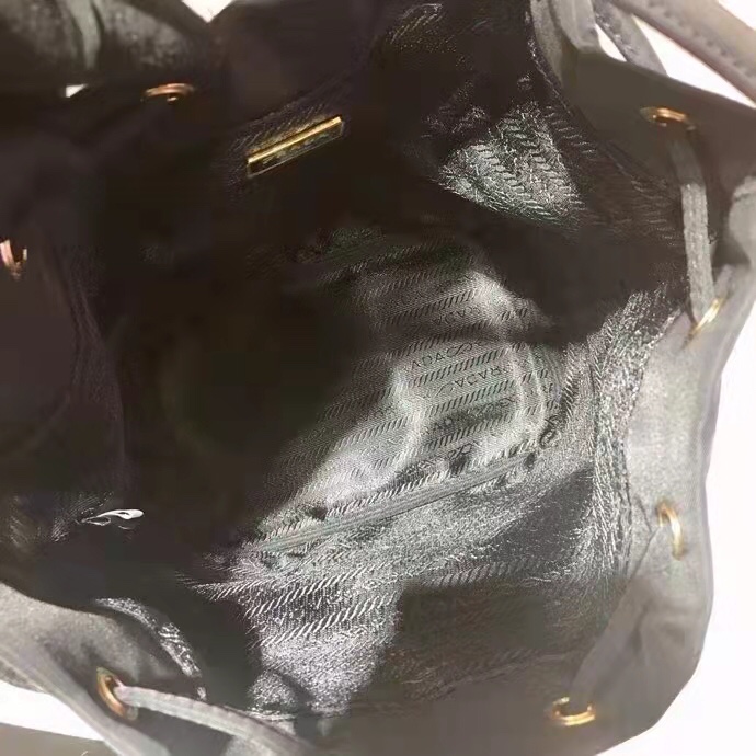 批¥700 クラシック ブラック トートバッグ ナイロン