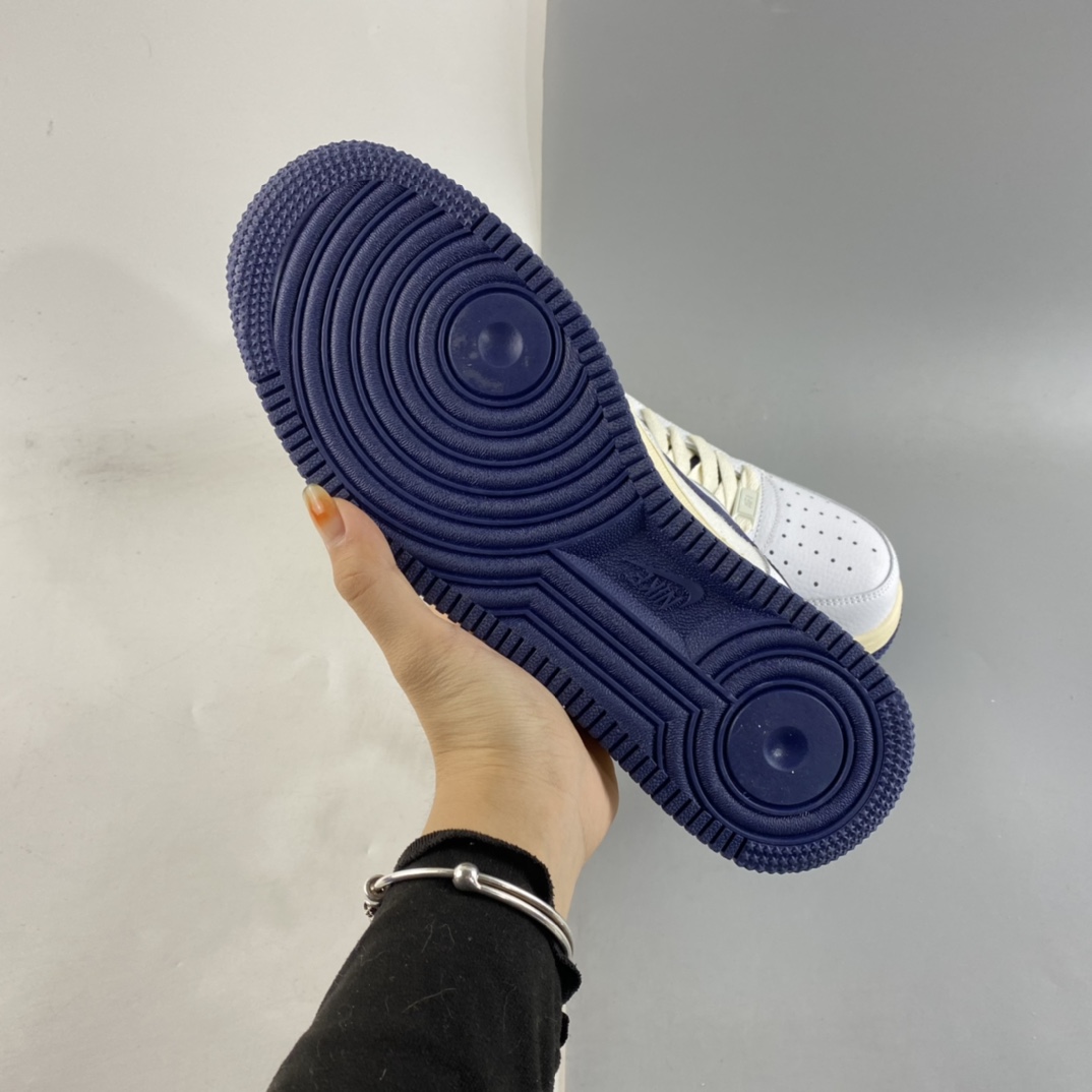 P200  NIKE Air Force 1’07 空军一号低帮休闲板鞋 DO5220-141