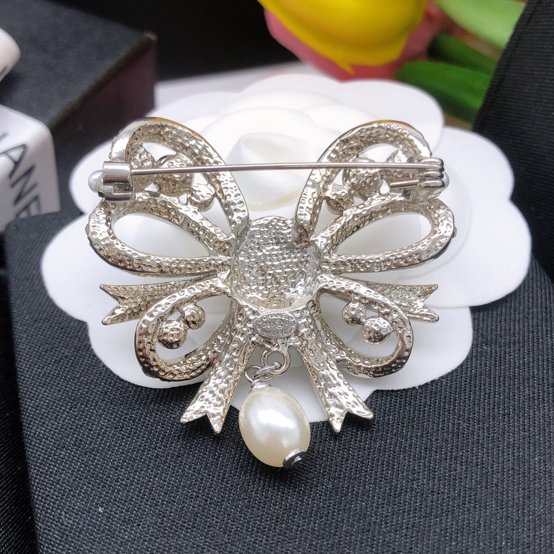 编号XXZ0243
现货💎💎💎
2021新款蝴蝶结胸针
精致 小仙女🧚必备款
强烈推荐 自留款✨
不要犹