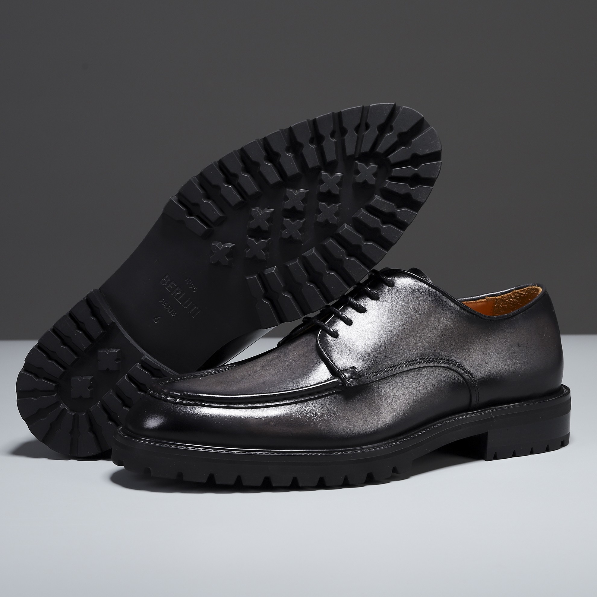Berluti/Berluti Nuevos modelos están llegando Material de cuero de vaca importado hecho a mano por f