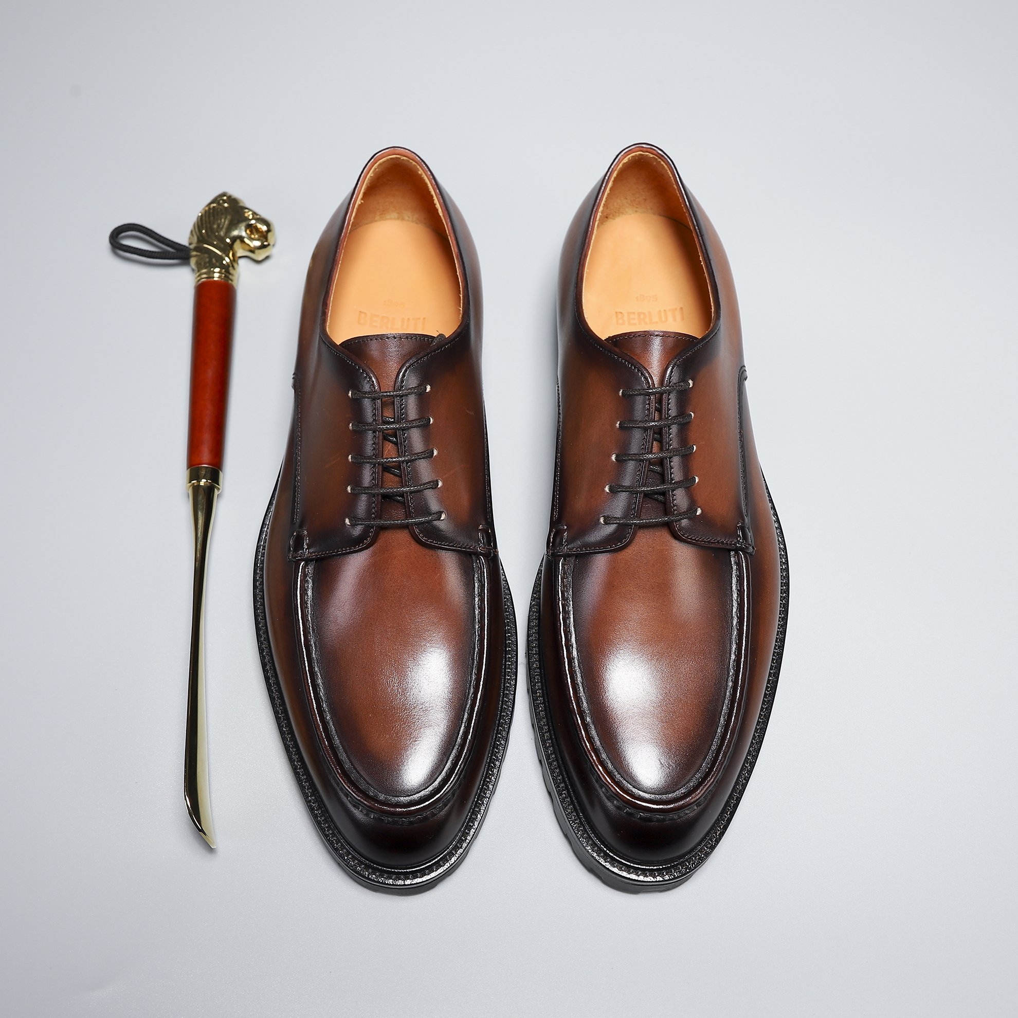 Berluti/Berluti Nuevos modelos están llegando Material de cuero de vaca importado hecho a mano por f