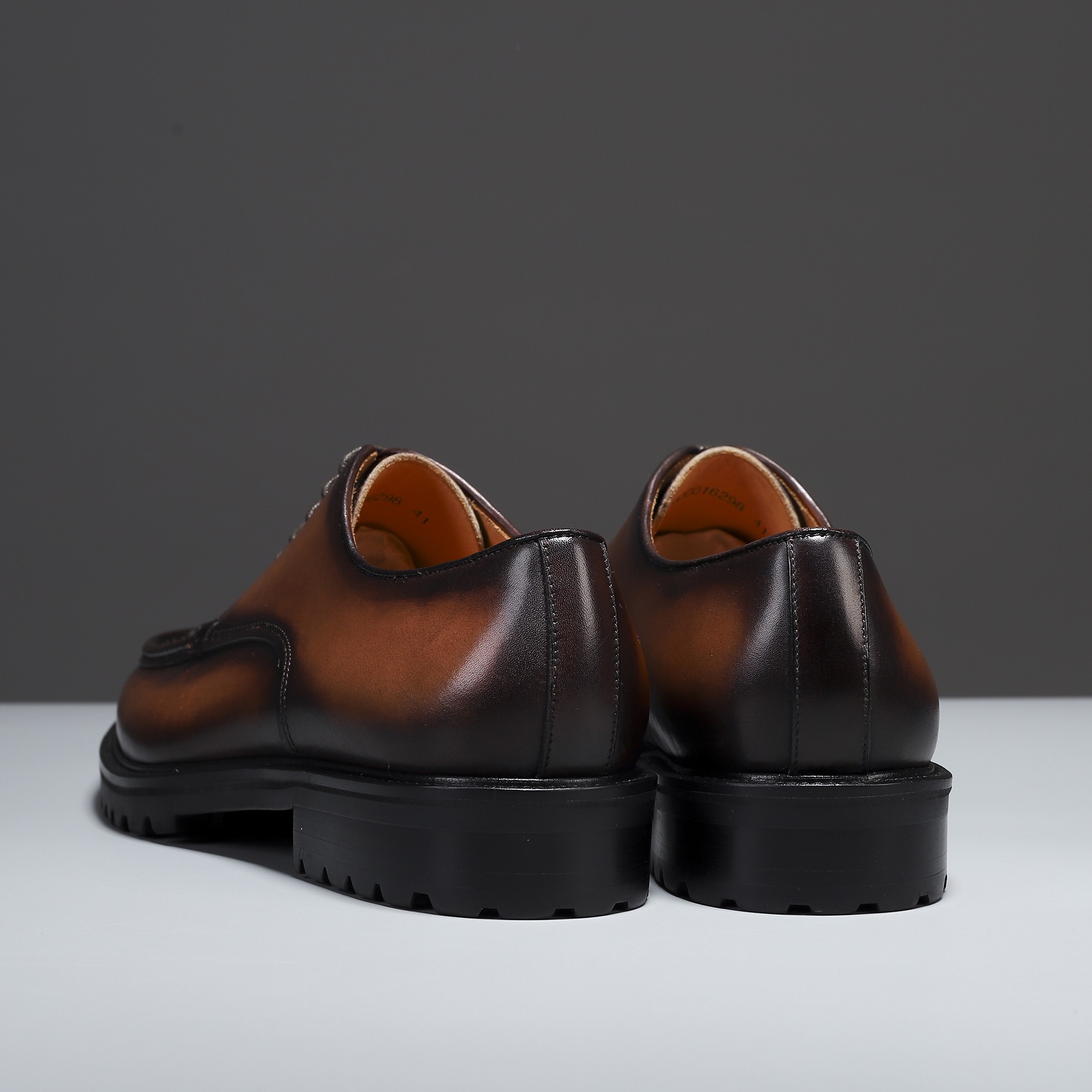 Berluti/Berluti Nuevos modelos están llegando Material de cuero de vaca importado hecho a mano por f