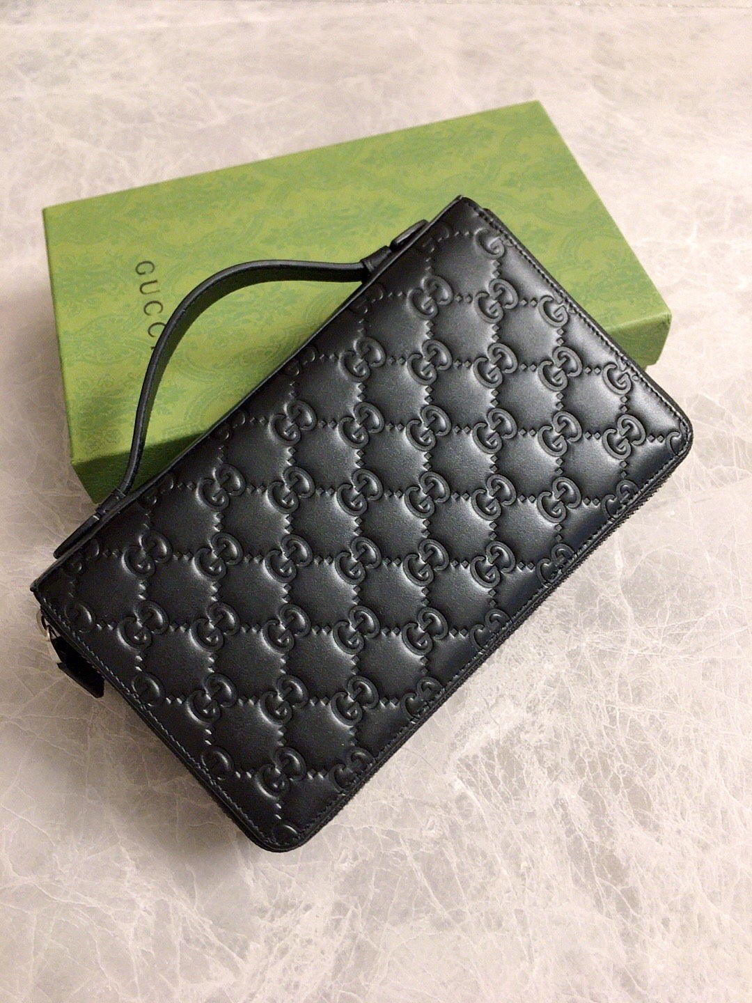 NO:718276,The pictures above are all in stock, so be sure to do your best!  The latest men's double zipper wallet 395474 embossed original cowhide, built-in can hold 'cash, bank cards, VIP cards, checks, cigarette bags, mobile phone bags' low-key and elegant, super stylish, fashionable color black, size 21.5-14-4.5cm, Gucci wallet, gucci, wallets, cowhide19860909上图都有现货务必做到最好！ 最新男款双拉链钱包395474压花原版牛皮,内置可放“现钞,银行卡,vip 卡,支票,烟袋,手机袋”低调而有气质,超有范,时尚潮流 颜色 黑色,尺寸21.5-14-4.5cm,Gucci钱包,gucci,wallets,cowhide,欧美剧