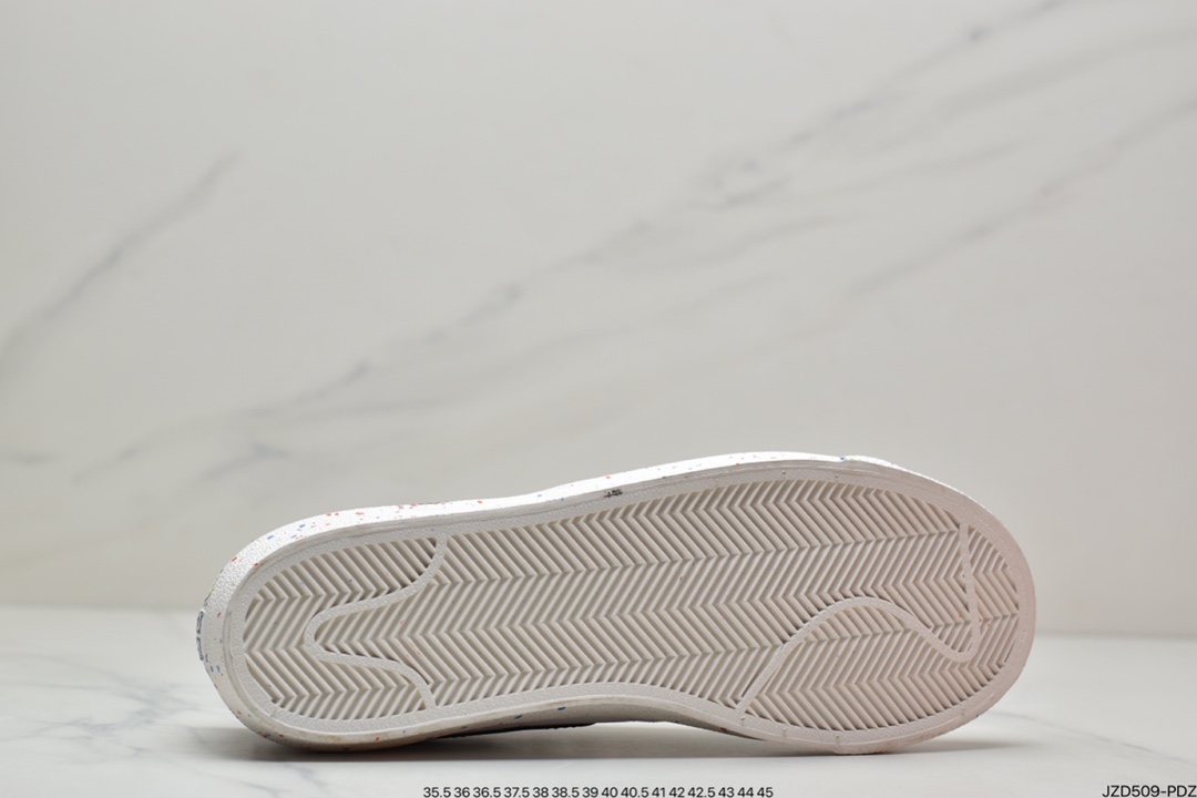 140 Nike Blazer Low采用白色皮革鞋面鞋身两侧饰有黑色Swoosh标志 DJ4279-101-莆田鞋,莆田鞋货源,高仿鞋,高仿鞋货源,安福档口,莆田高仿鞋,莆田鞋批发,高仿鞋批发,莆田高仿运动鞋,高仿运动鞋,莆田运动鞋 140 Nike Blazer Low采用白色皮革鞋面鞋身两侧饰有黑色Swoosh标志 DJ4279-101