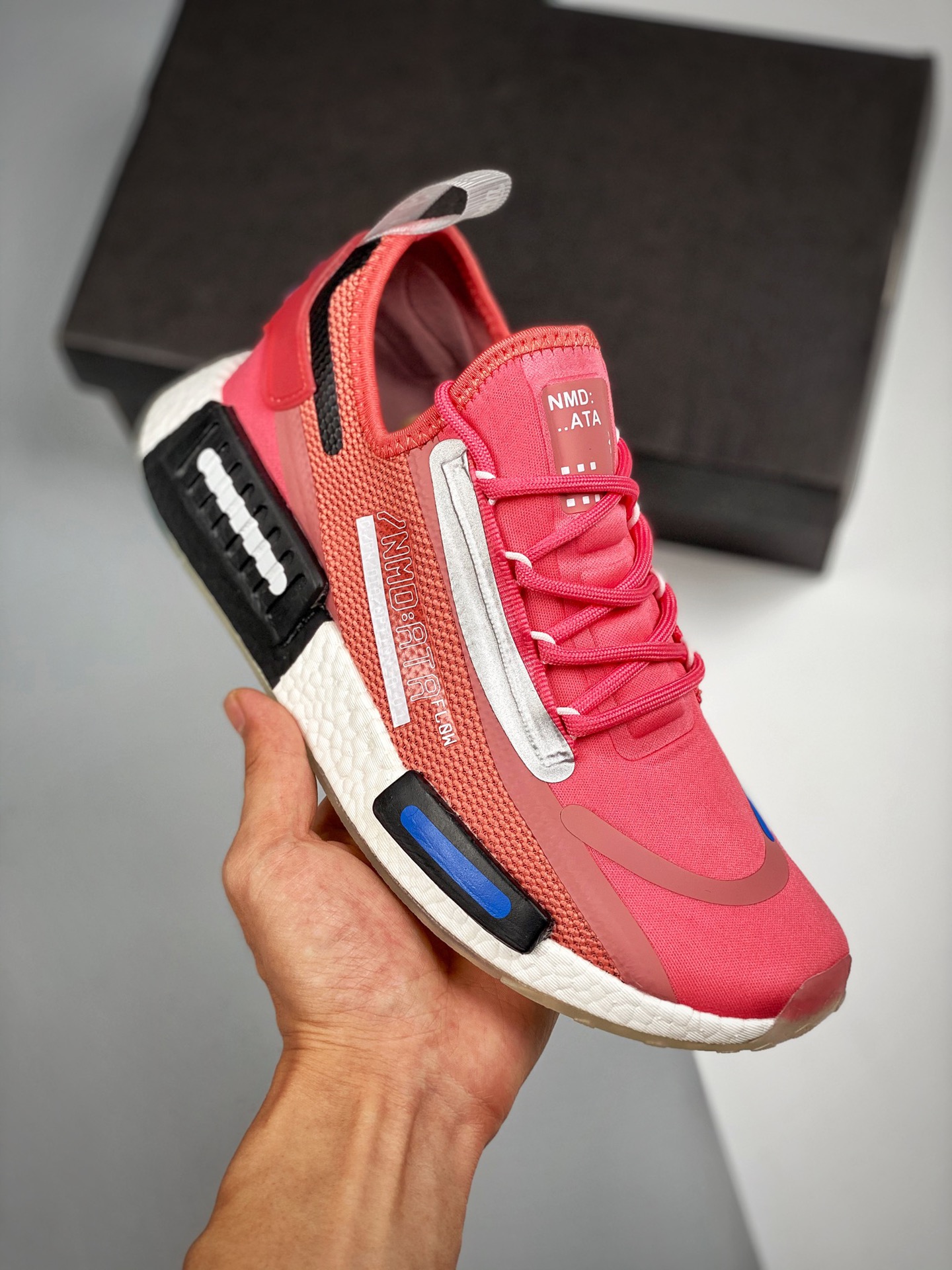AD NMD _R1 Spectoo rosa versión Hupu, lanzamiento simultáneo en tiendas ‼️ Almacén en stock, suministro estable durante…