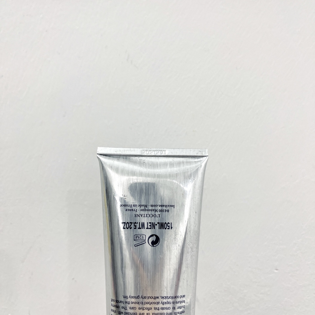 L'Occitane Shea Butter Hand Cream - Intensely Nourishing (150ml) 6 i1635834015 1662 5