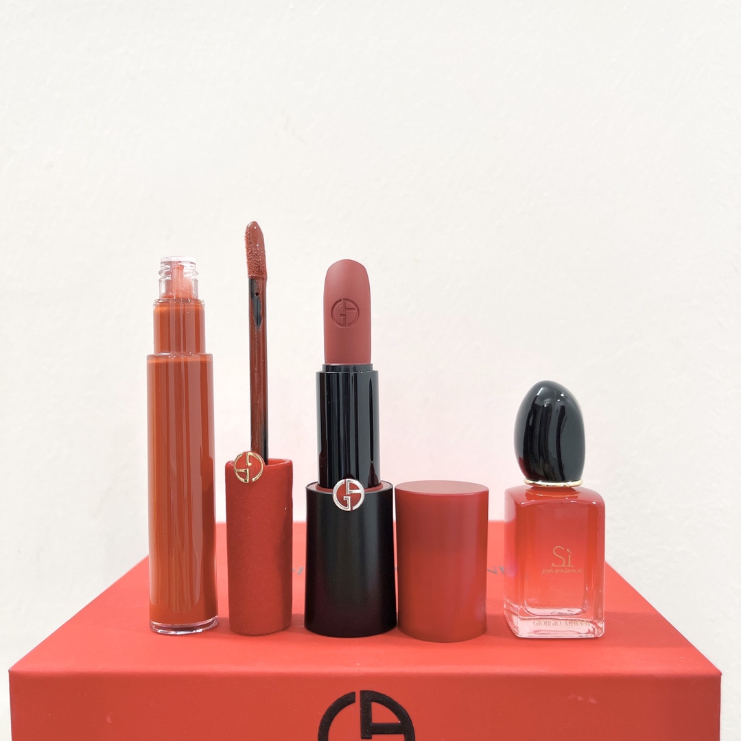 Giorgio Armani Limited Edition Beauty Set - Lipstick, Lip Gloss & Perfume 3 i1635834403 9228 2