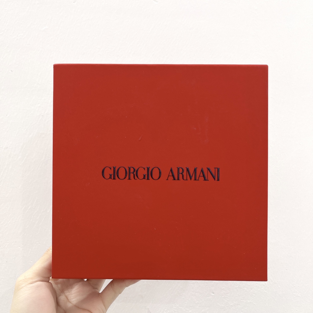 Giorgio Armani Limited Edition Beauty Set - Lipstick, Lip Gloss & Perfume 1 i1635834403 9628 0