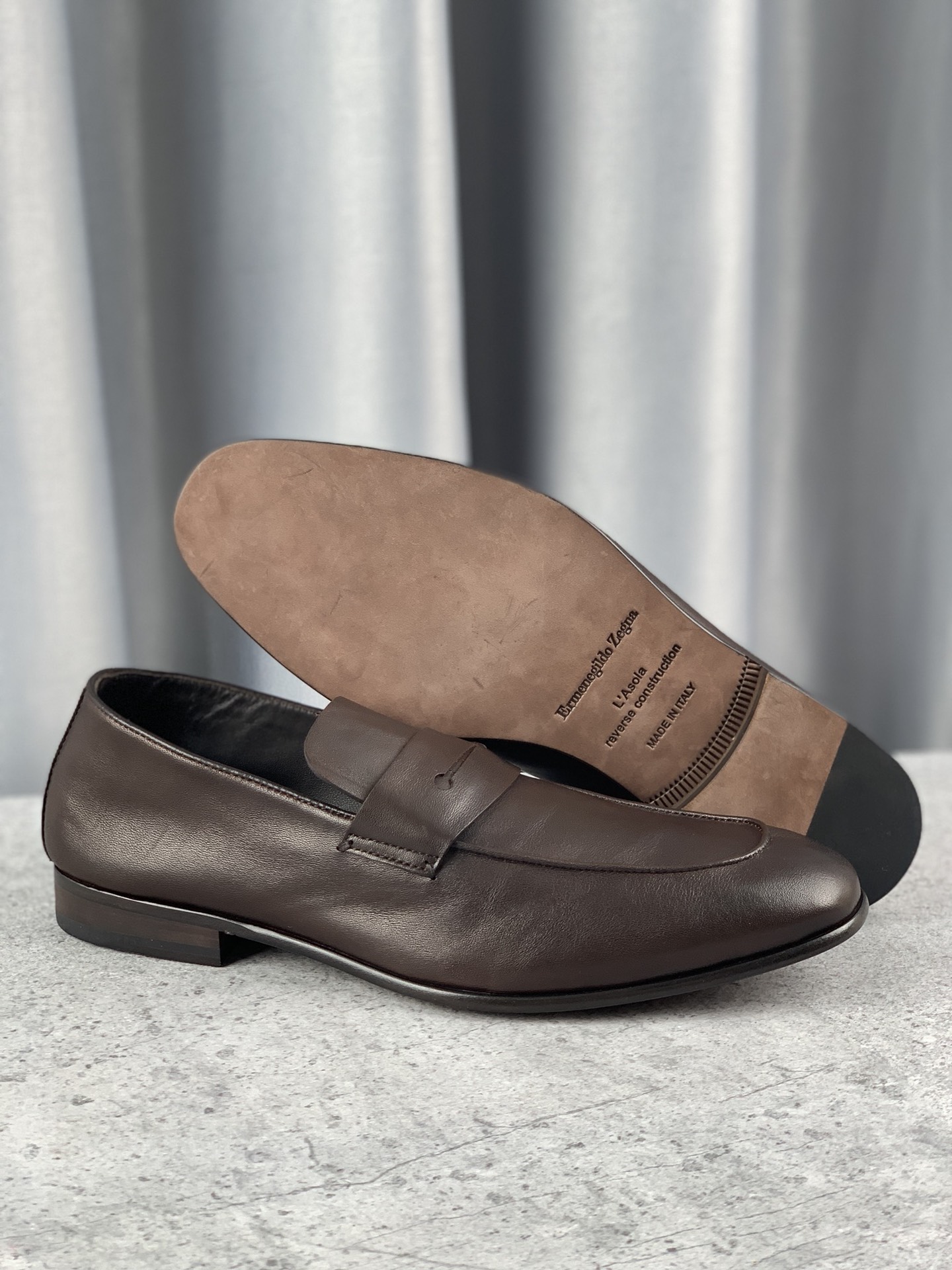 p410 Zegna New Updated Zeg-L'Asola Loafer FlatLos detalles de ojales a medida del modelo L'Asola se 