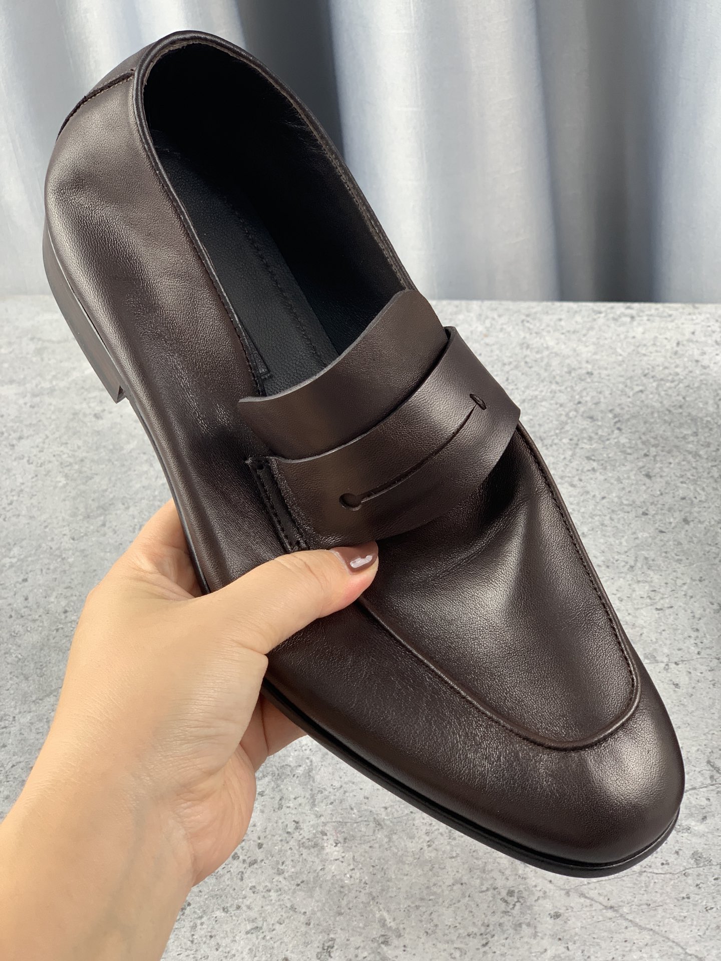 p410 Zegna New Updated Zeg-L'Asola Loafer FlatLos detalles de ojales a medida del modelo L'Asola se 