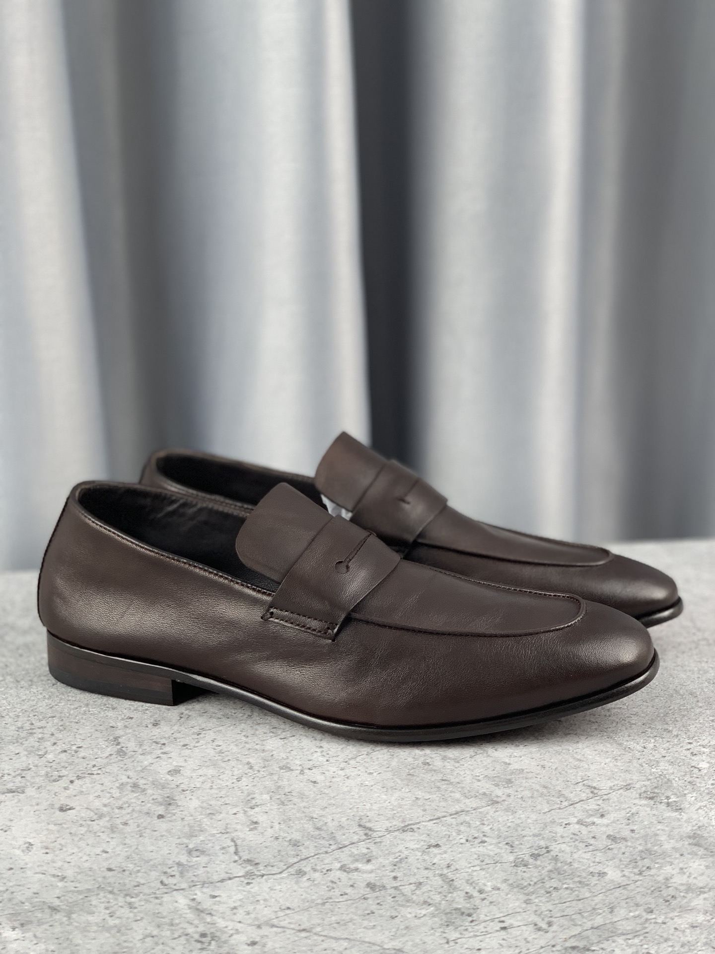 p410 Zegna New Updated Zeg-L'Asola Loafer FlatLos detalles de ojales a medida del modelo L'Asola se 