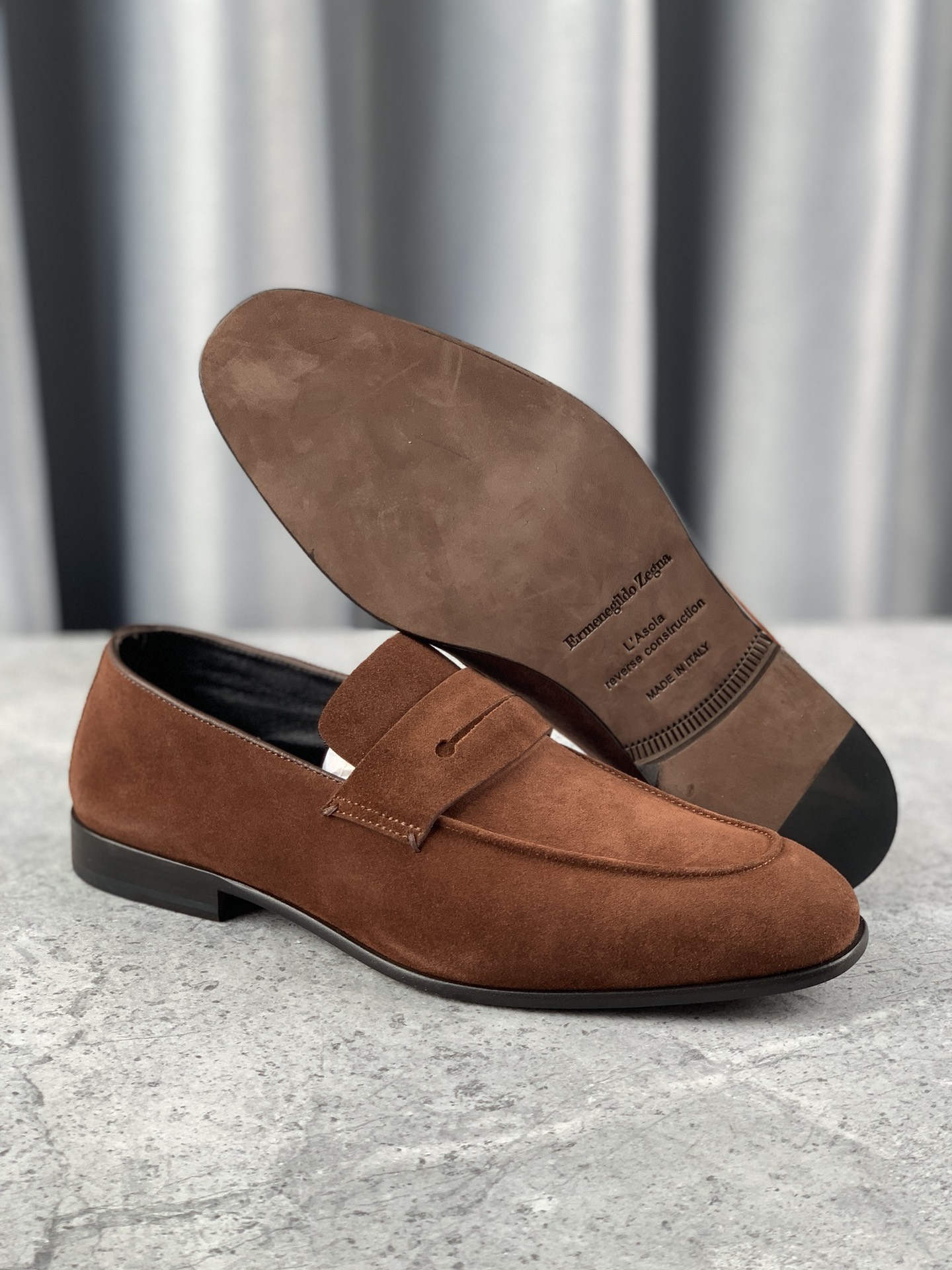 P410 Ermenegildo Zegna New Updated Zeg-L'Asola Loafer FlatLos detalles de ojales a medida del modelo