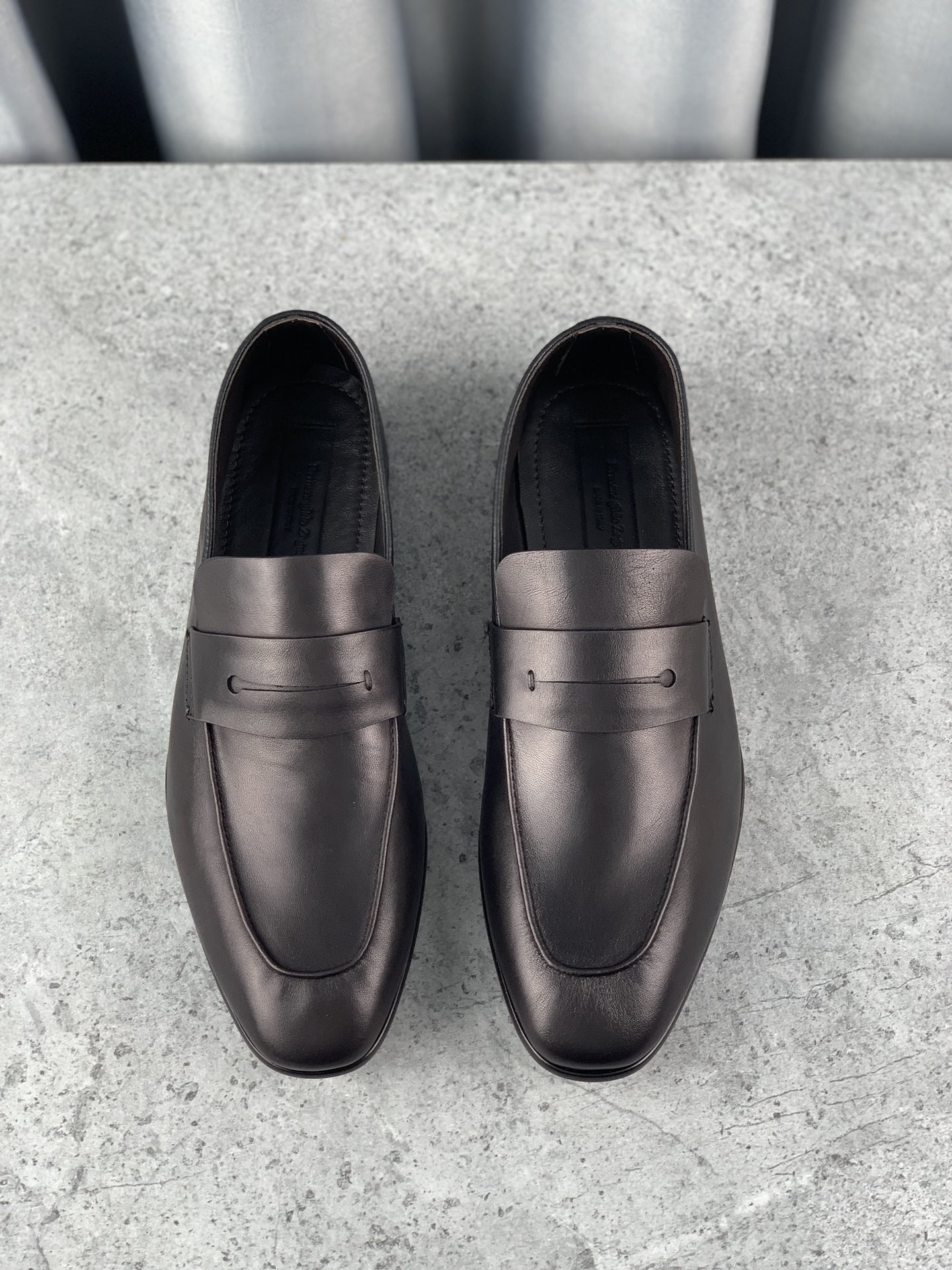 Novedad de Ermenegildo ZegnaActualizado p410Zeg-L'Asola Loafer FlatsEl detalle de ojales a medida de