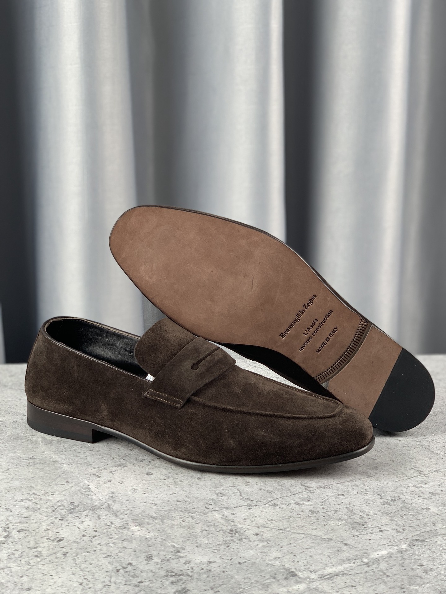 P410 Ermenegildo Zegna New Updated Zeg-L'Asola Loafer FlatLos detalles de ojales a medida del modelo