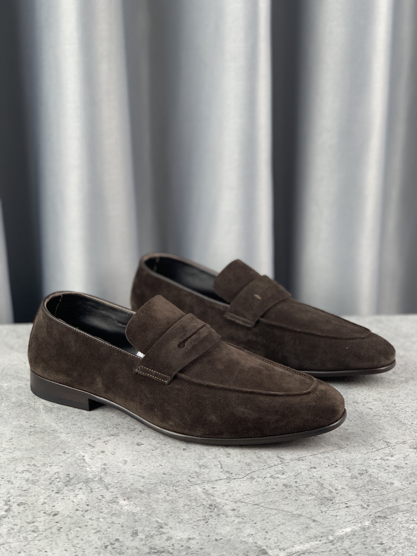 P410 Ermenegildo Zegna New Updated Zeg-L'Asola Loafer FlatLos detalles de ojales a medida del modelo