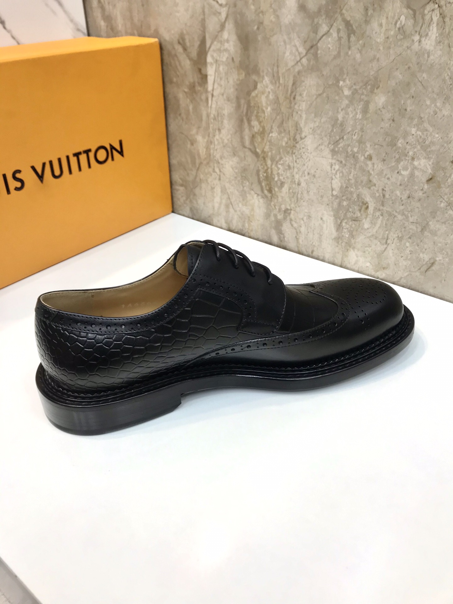 Top Original: P610 Marca: LOUIS*VUITTON (Louis Vuitton) Código estándar: 38-44 (45 grado personaliza